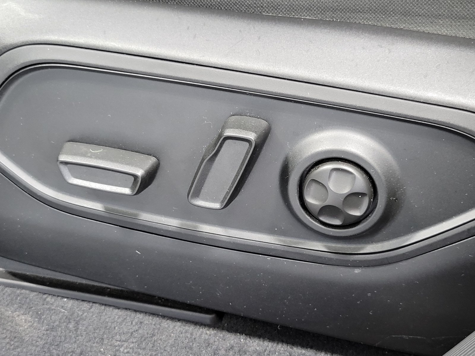 Used 2023 Black Jeep Limited image 9