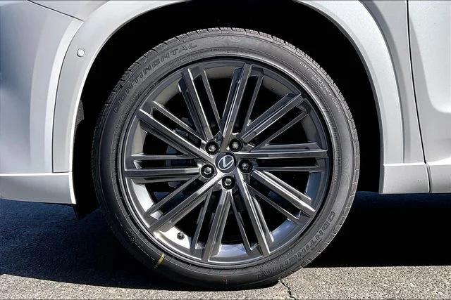 New 2026 Wind Chill Pearl Lexus Luxury image 12
