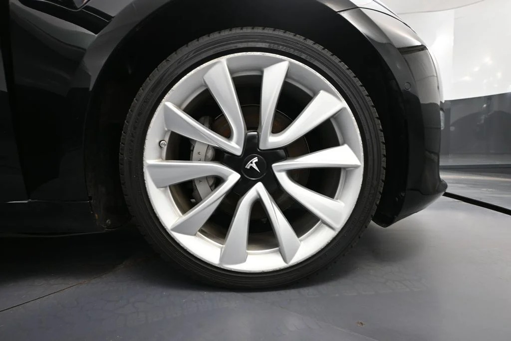 Used 2018 Black Tesla Long Range image 14