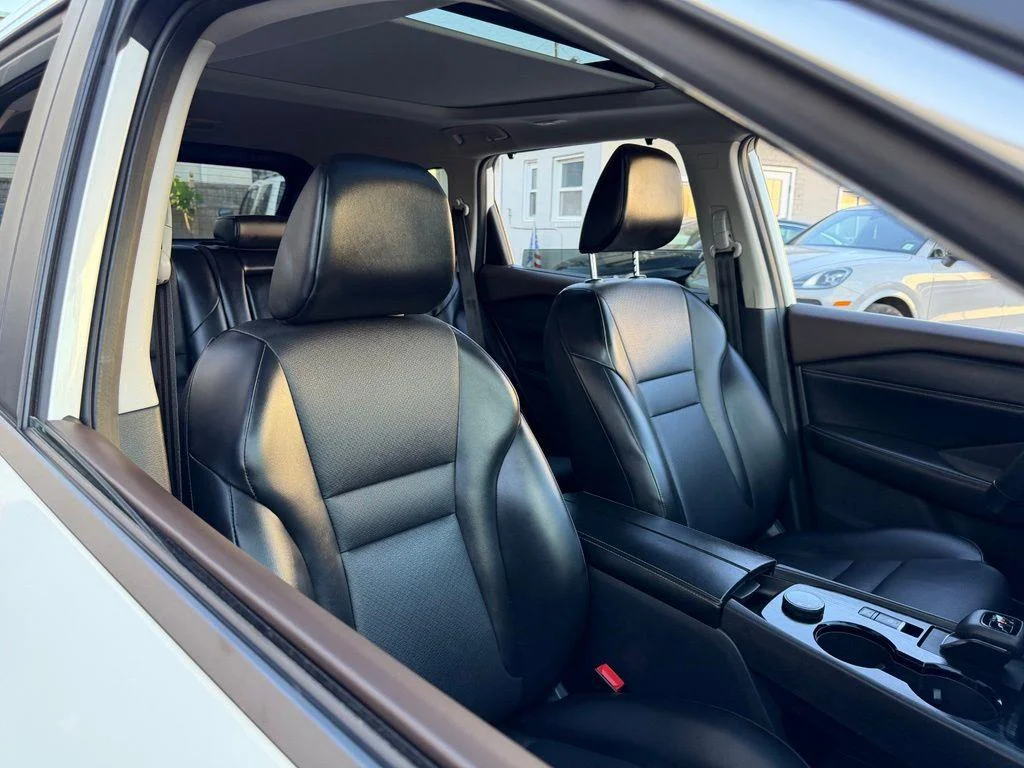 Used 2023 White Nissan SV image 8