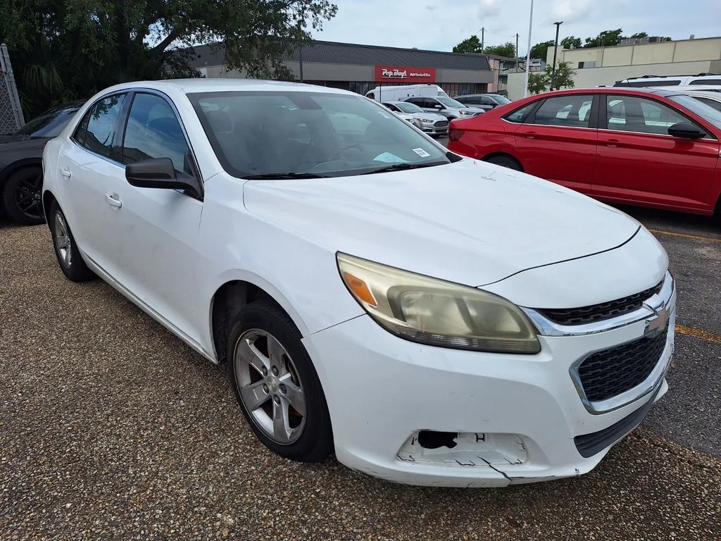 Used 2014 White Chevrolet LS image 7