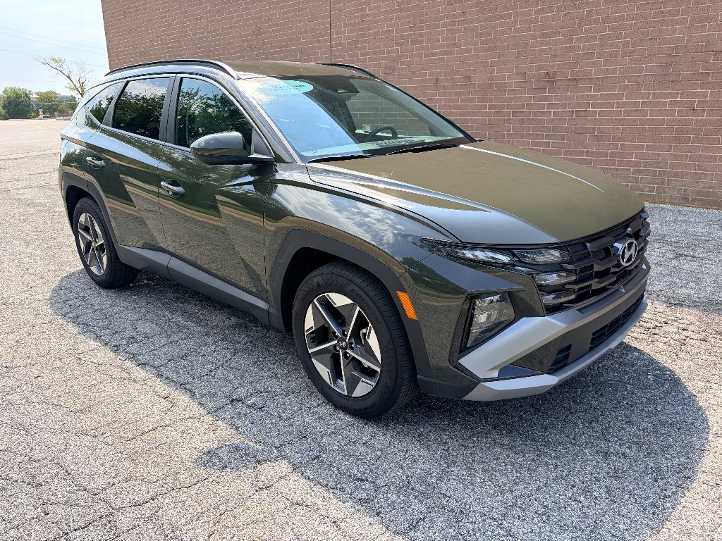 Certified Used 2025 Rockwood Green Hyundai SEL image 7