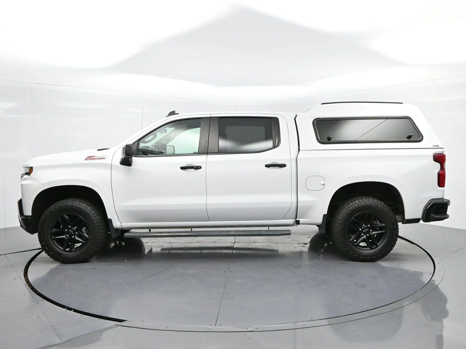 Used 2022 Summit White Chevrolet LT Trail Boss image 4