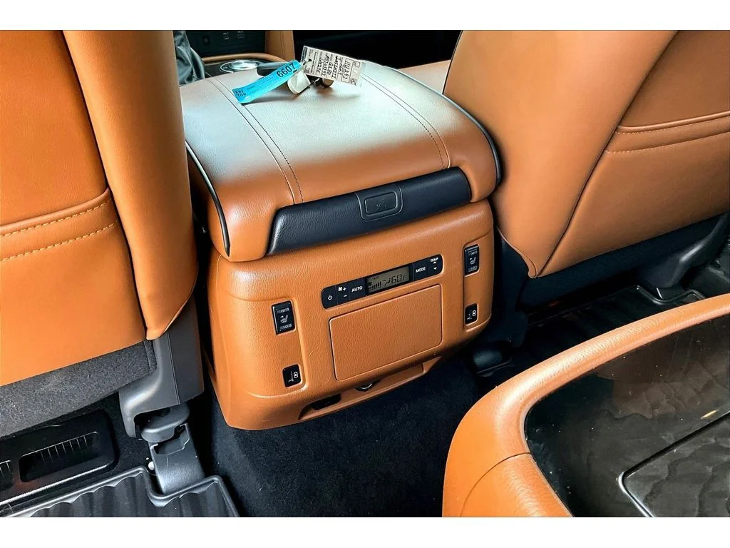 Used 2024  INFINITI SENSORY image 25