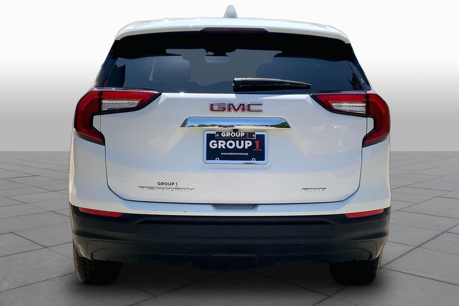 Pre-Owned 2024 GMC Terrain SLE