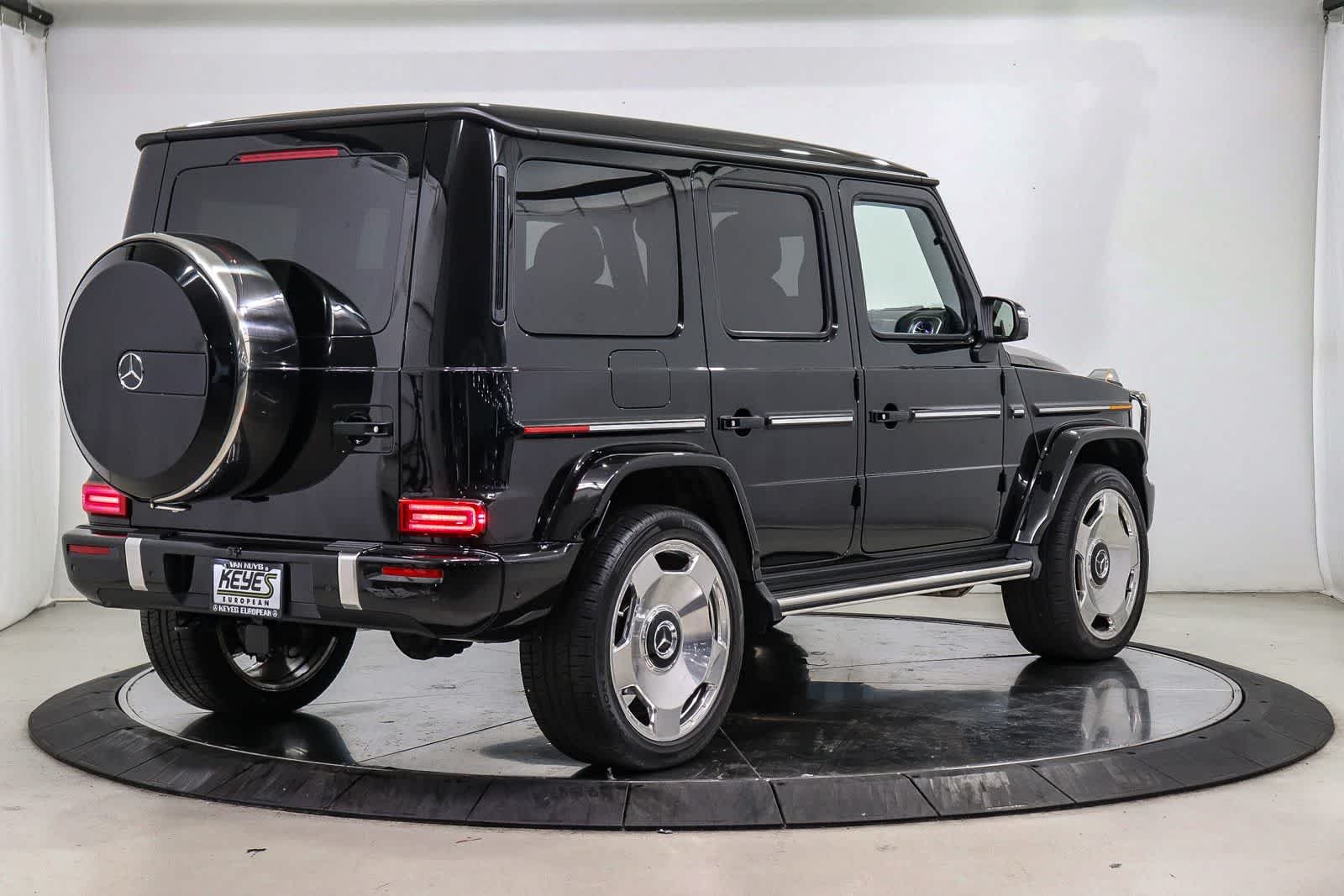 Used 2025 Obsidian Black Metallic Mercedes-Benz G 550 image 4