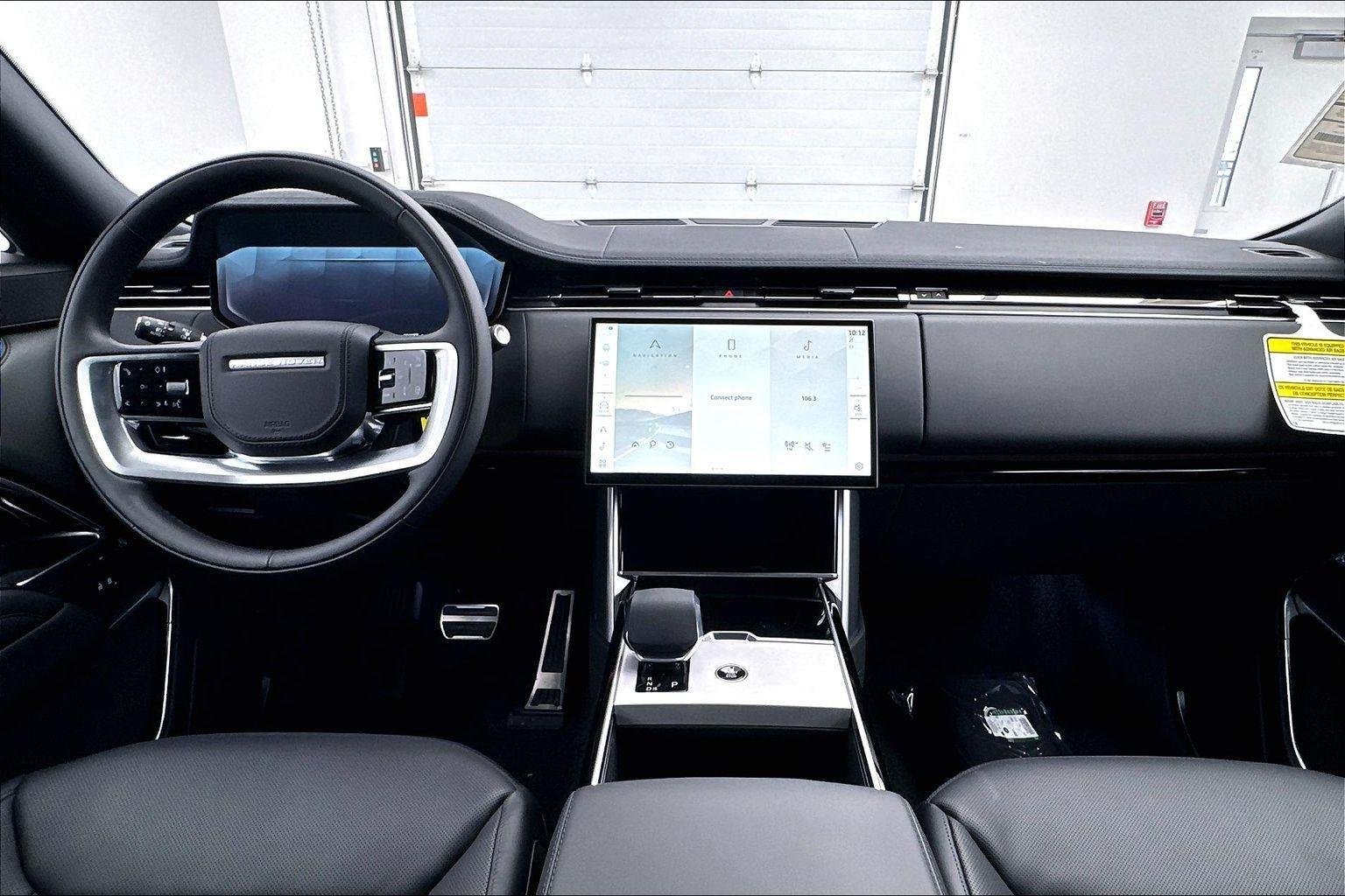 New 2026  Land Rover SE image 3