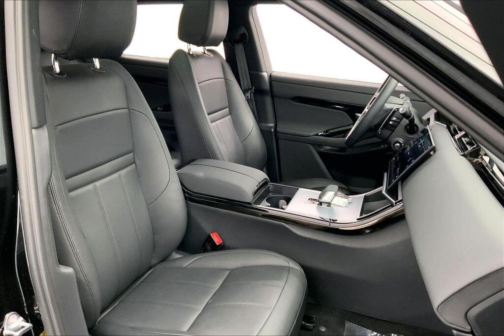 New 2025 Santorini Black Land Rover Core S image 25