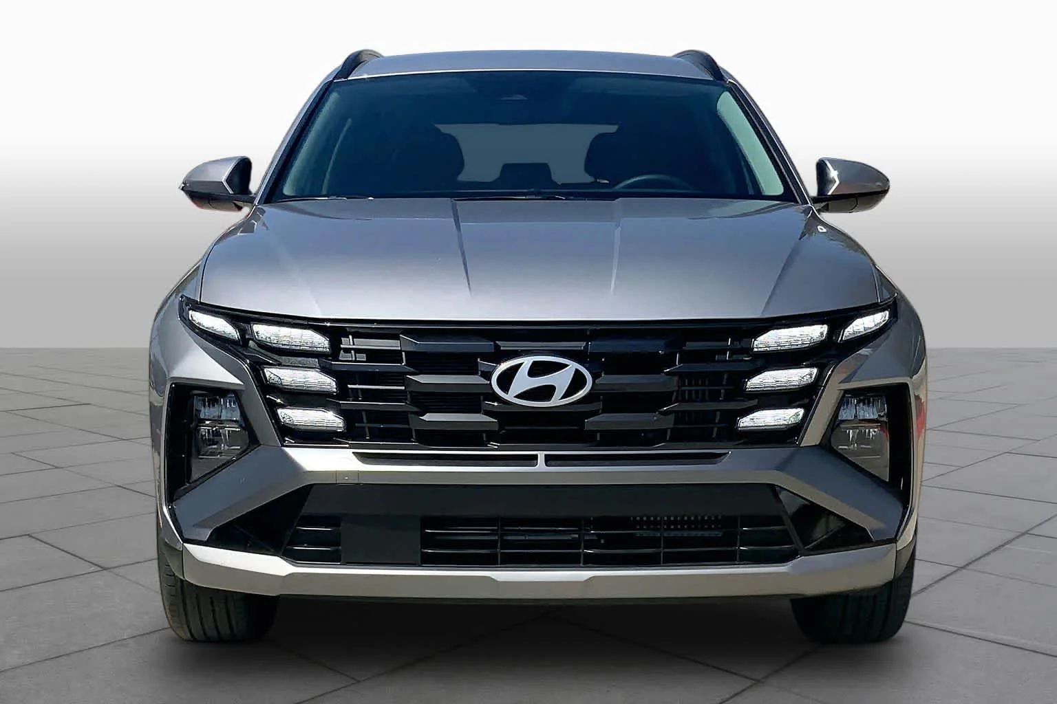 New 2026 Shimmering Silver Hyundai SEL image 3