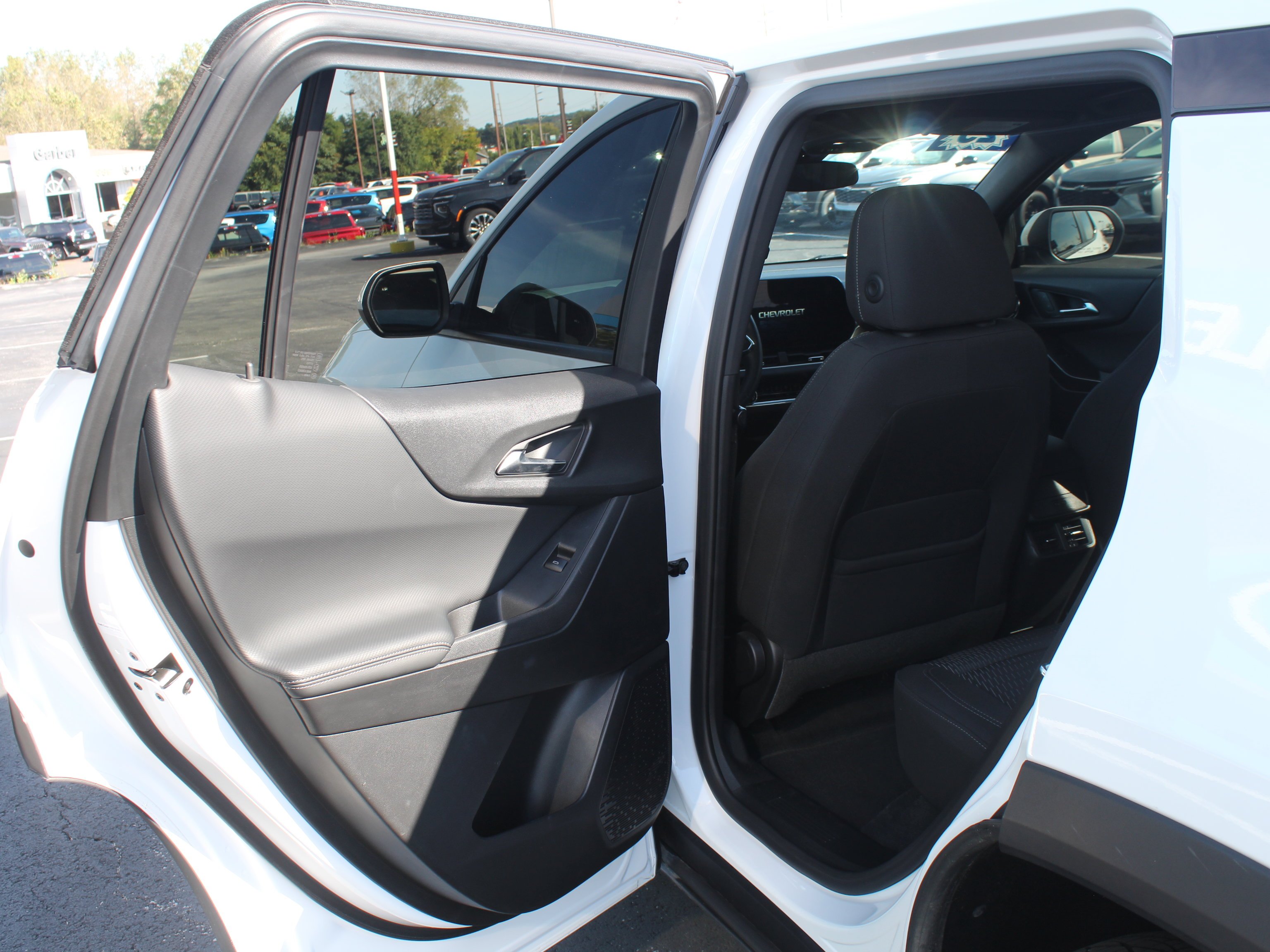 2025 Chevrolet Equinox LT - Photo 21