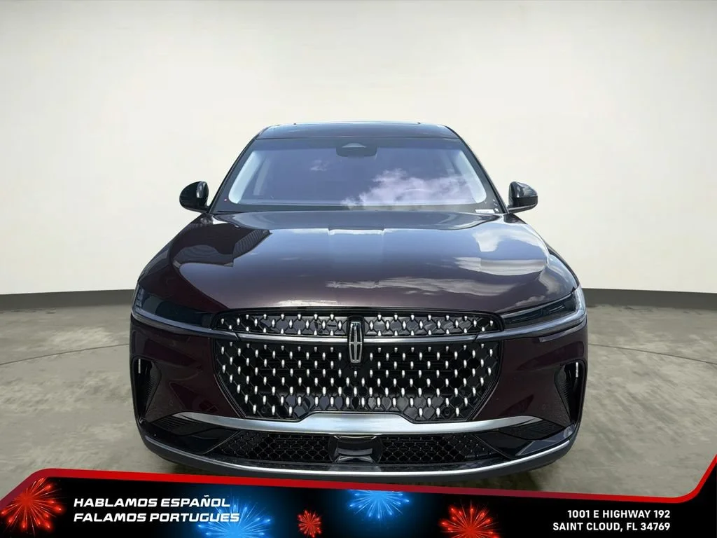 Used 2024 Red Lincoln Premiere image 10