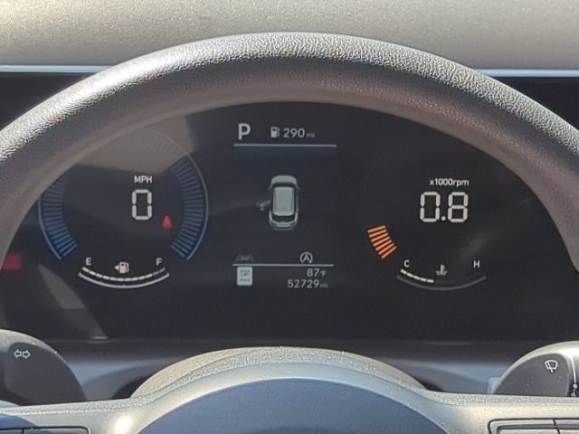 Used 2025  Hyundai SEL image 21