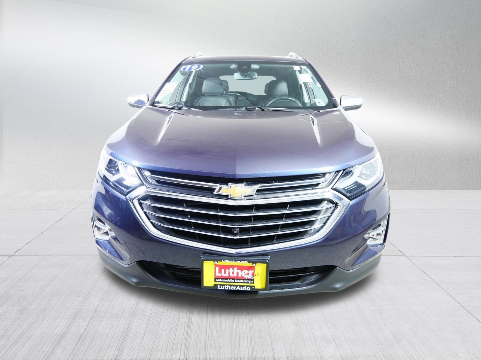 Used 2019 Chevrolet Equinox Premier with VIN 3GNAXNEV8KL107134 for sale in Brooklyn Center, Minnesota