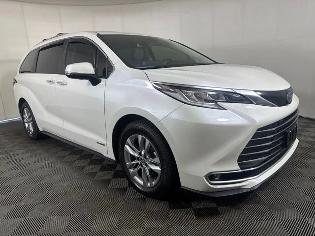 Certified Used 2021 Blizzard Pearl Toyota Limited image 1