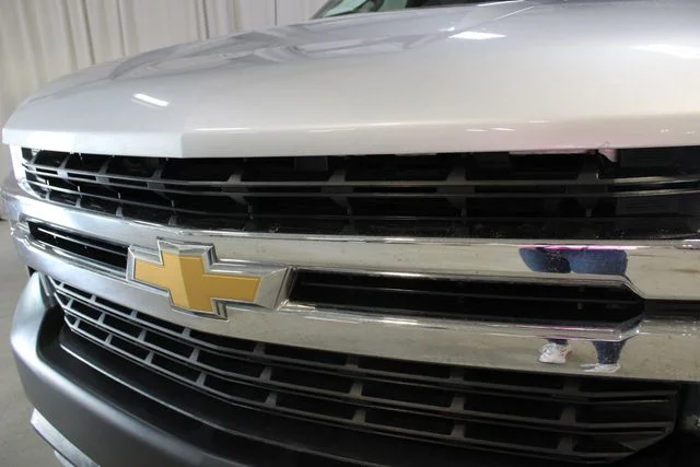 Used 2020 Silver Chevrolet LT image 28