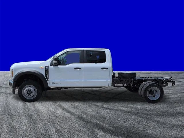 New 2026 Oxford White Ford F-450® XL image 7