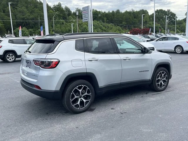 Used 2025 Silver Jeep Limited image 3