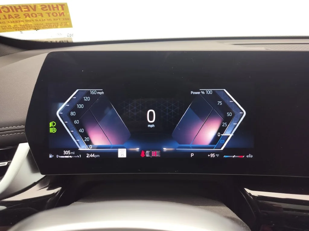 Used 2025 White BMW xDrive28i image 15