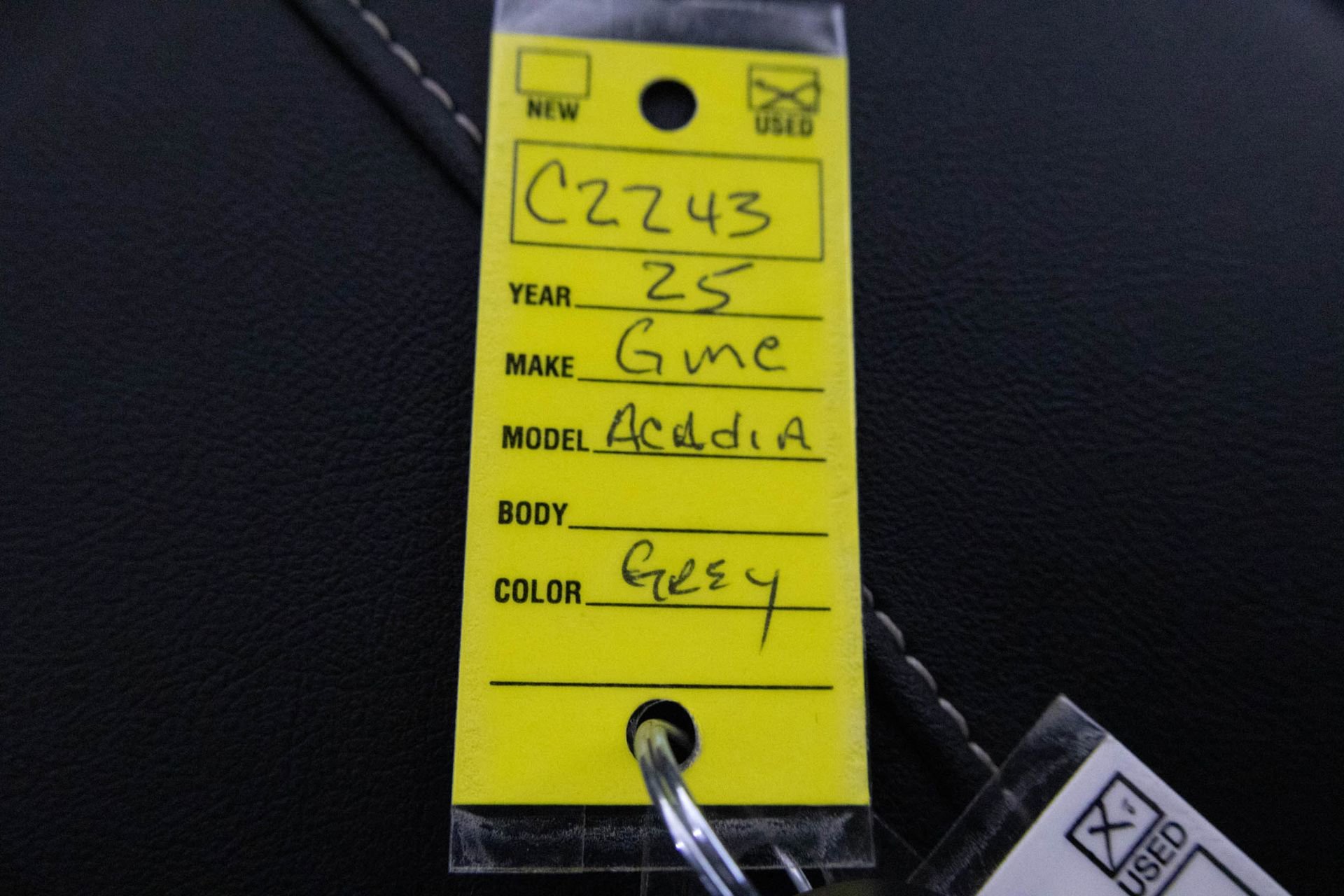 2025 GMC ACADIA - Image 25