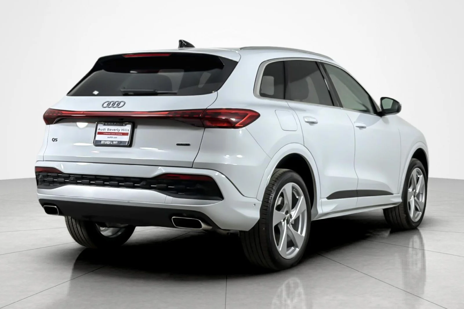 Used 2025 Glacier White Metallic Audi Premium Plus 2.0 TFSI quattro image 5