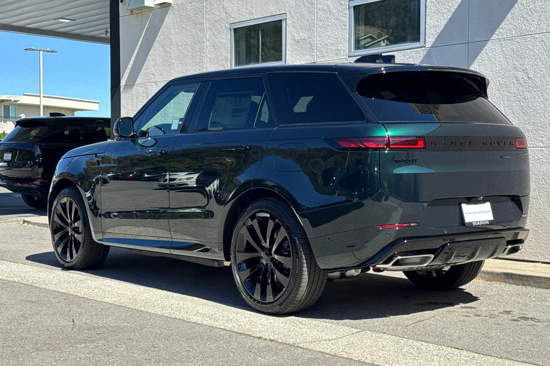 New 2026 British Racing Green Land Rover Dynamic SE image 6