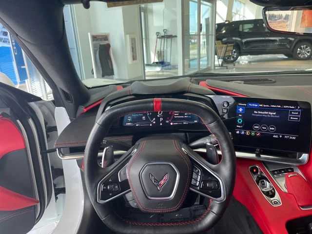 Used 2020 Arctic White Chevrolet 3LT image 14