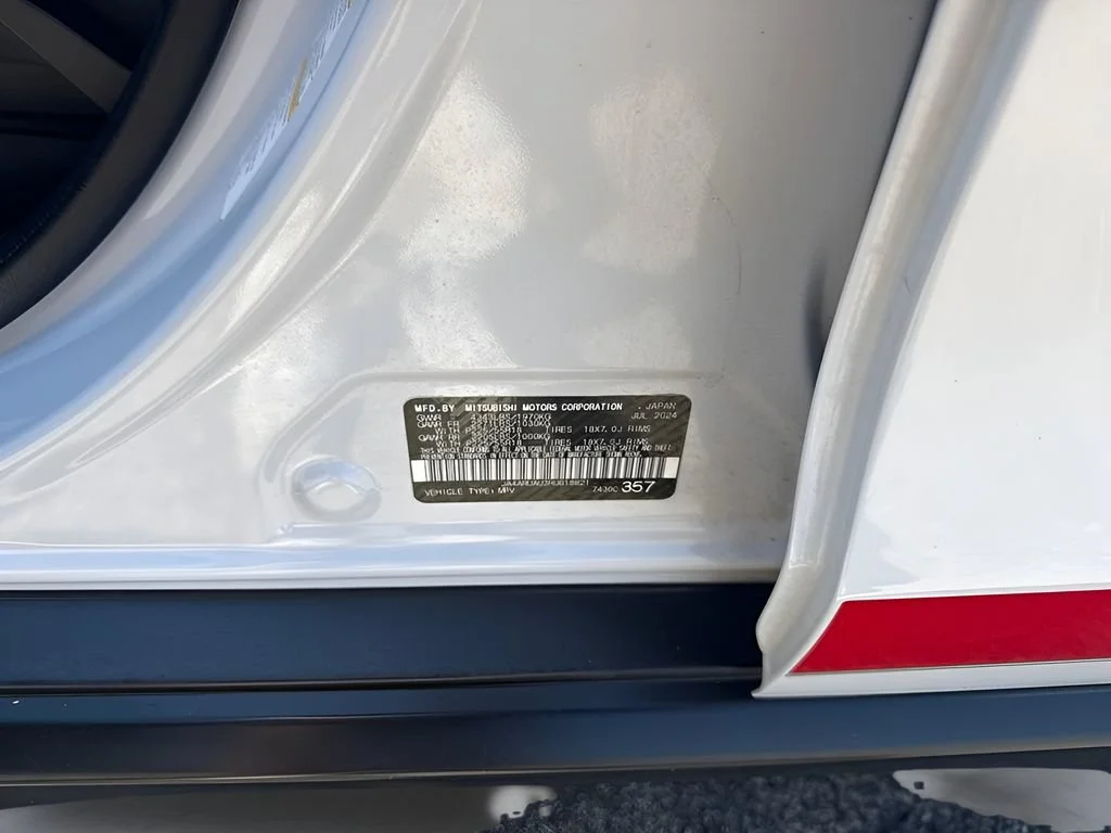 Used 2024 Silver Mitsubishi S image 36