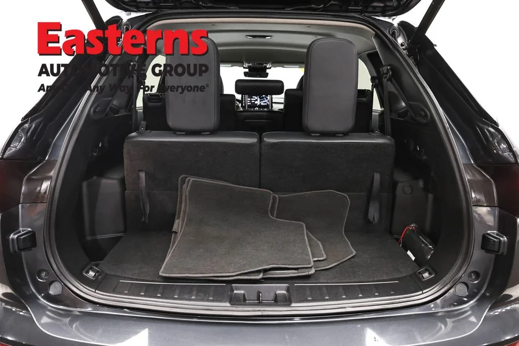 Used 2025 Gray Mitsubishi SE image 9