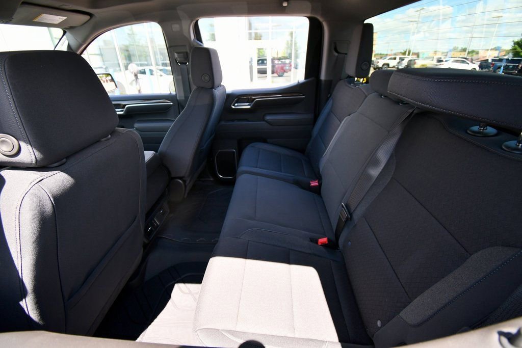 2025 Chevrolet Silverado 1500 LT - Photo 14