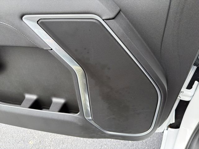 Used 2025 Summit White Chevrolet LT image 22