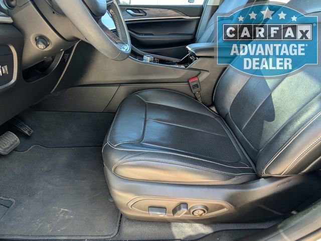 Used 2023 White Jeep Limited image 20