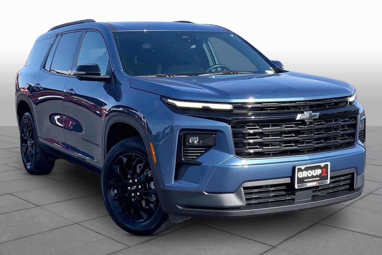 Used 2025 Lakeshore Blue Metallic Chevrolet FWD LT image 3