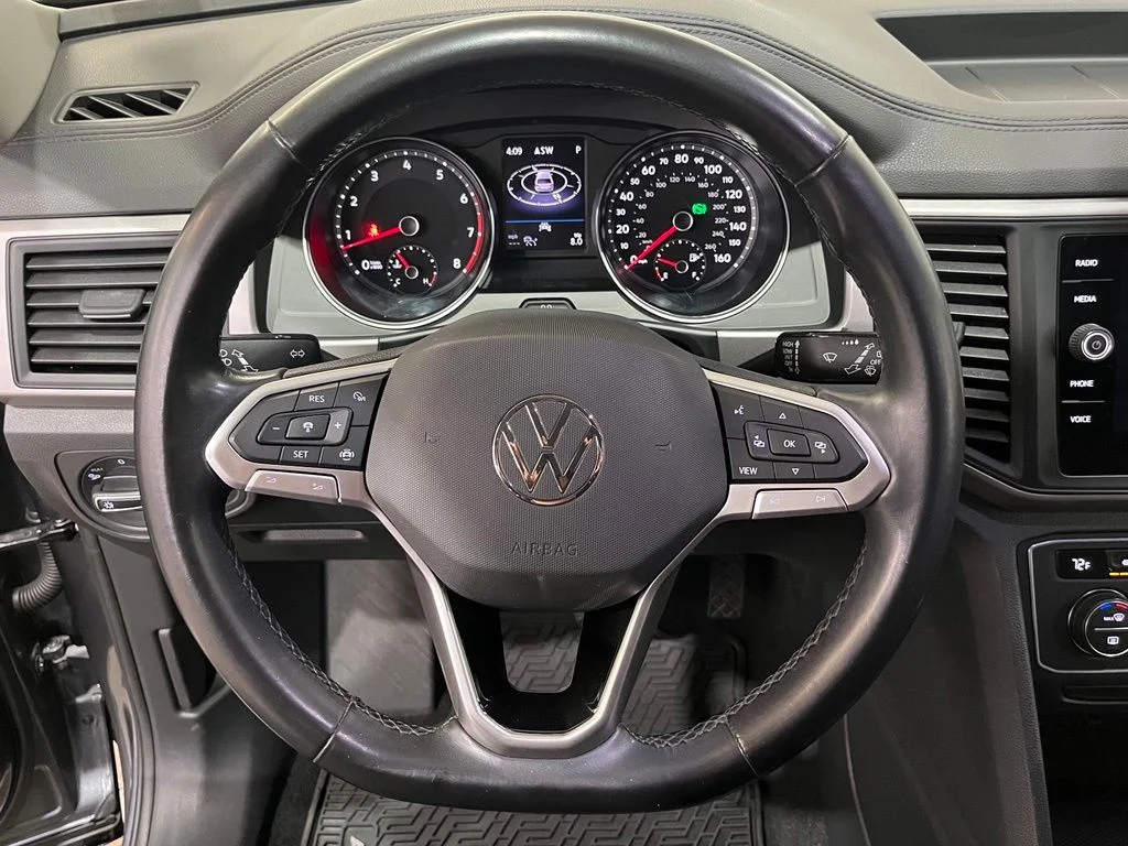 Used 2021 Gray Volkswagen 3.6L V6 SE w/Technology image 21
