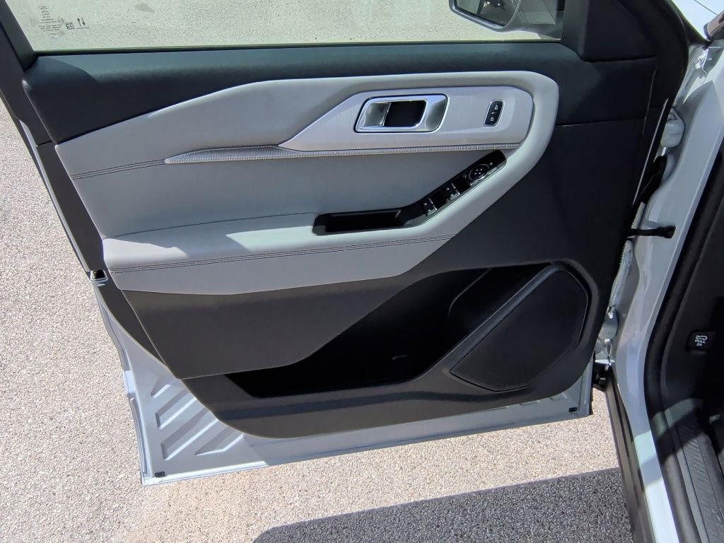 New 2026 Space White Metallic Ford Active image 10