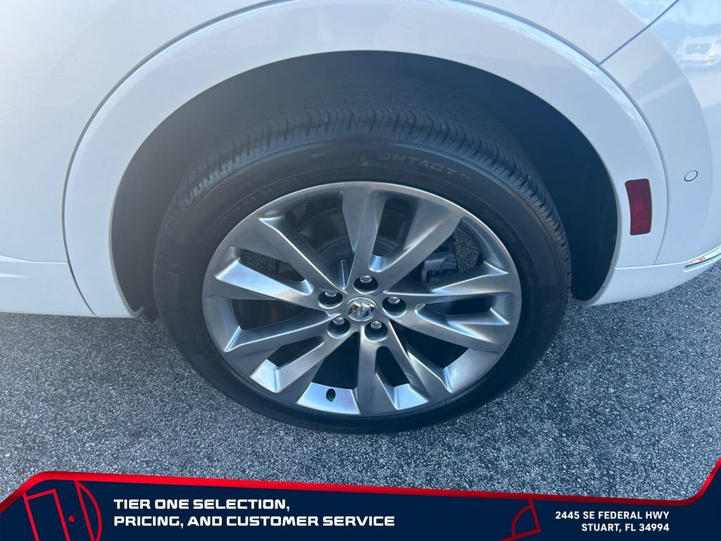 Used 2023 WHITE FROST TRICOAT Buick Avenir image 9