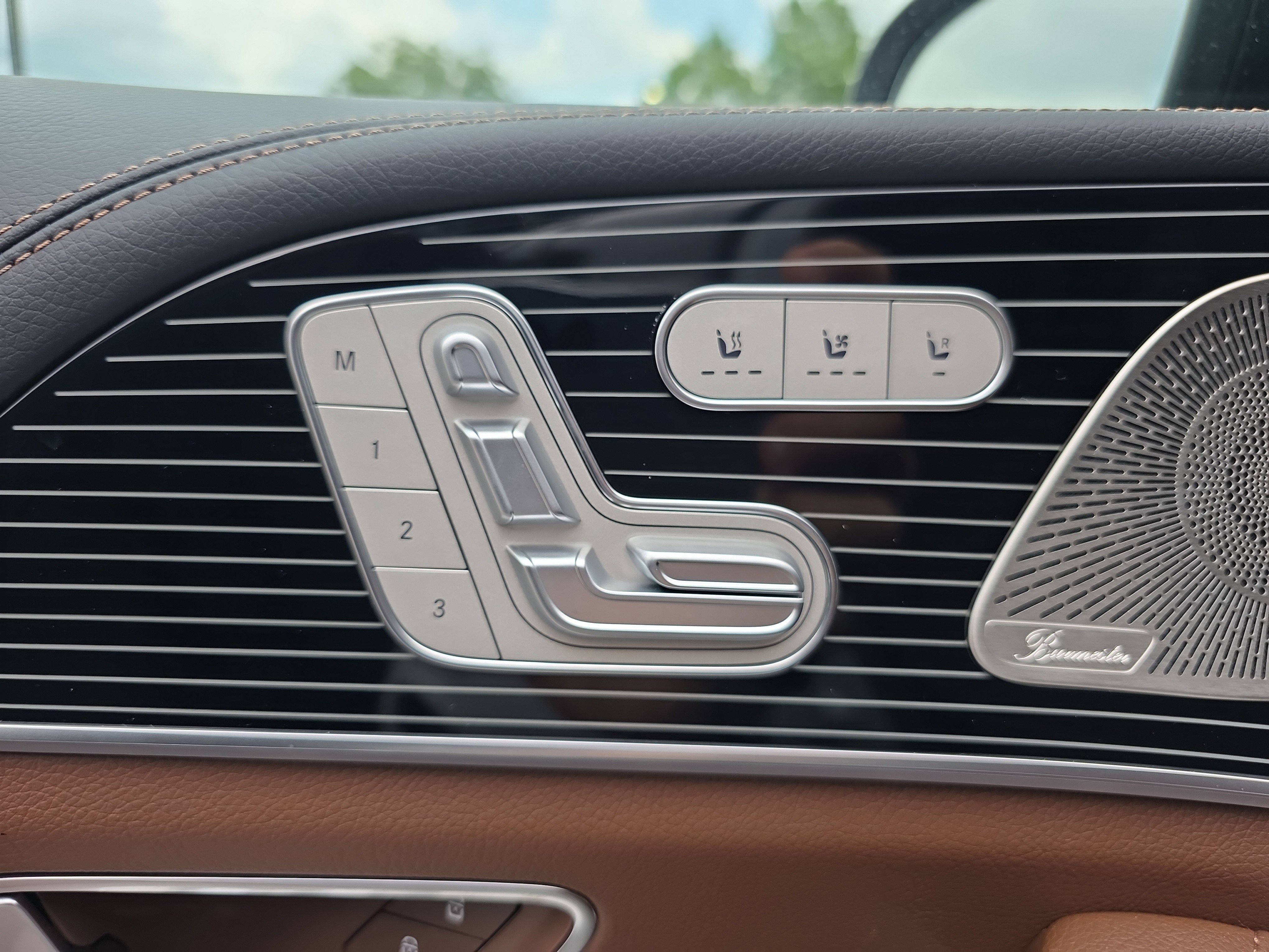 New 2026 MANUFAKTUR Alpine Grey Mercedes-Benz GLE 450 Coupe image 39