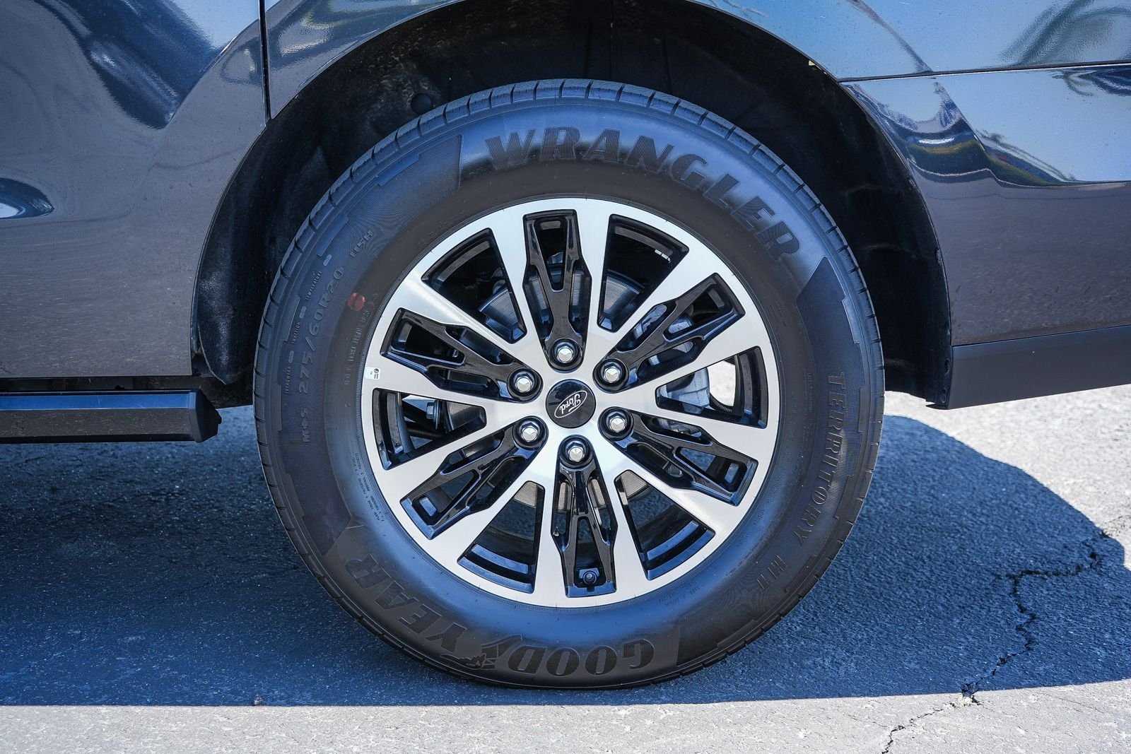 Certified Used 2025 Gray Metallic Ford Platinum image 10