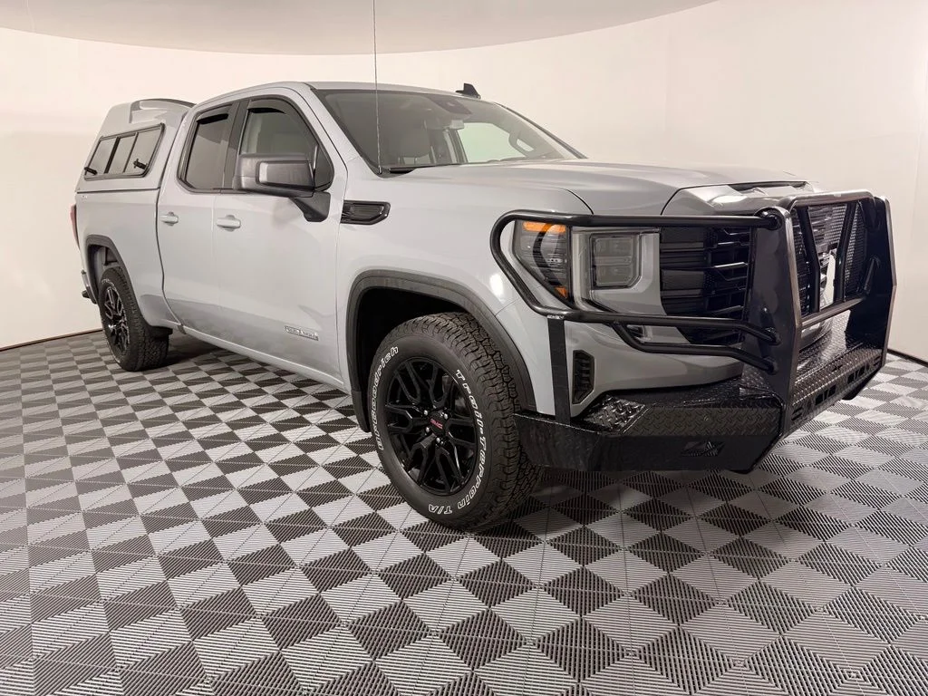 Used 2024 Gray GMC Elevation image 5