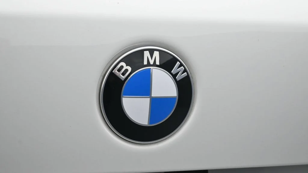 Used 2024 White BMW sDrive40i image 22