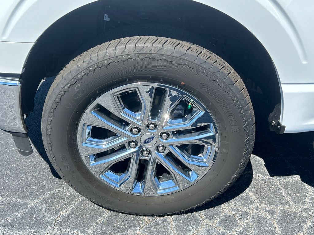 New 2025 White Ford Lariat image 11