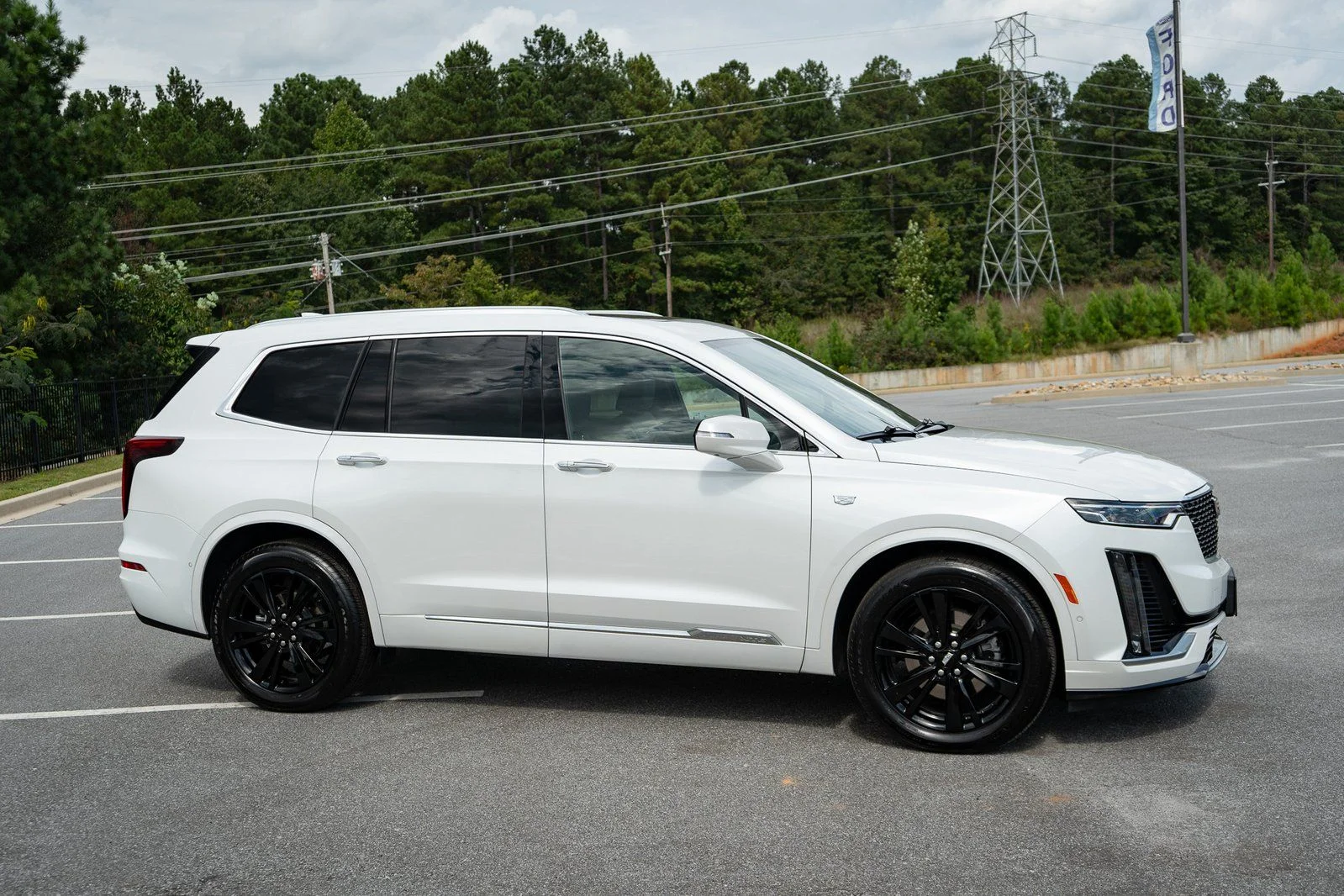 Used 2024 White Cadillac Premium Luxury image 12
