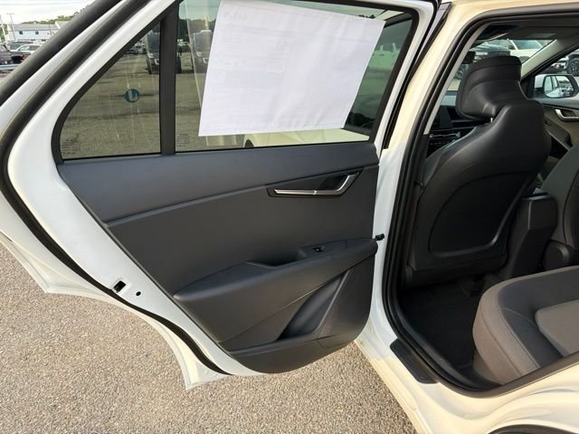 New 2026 Snow White Pearl Kia LX image 11
