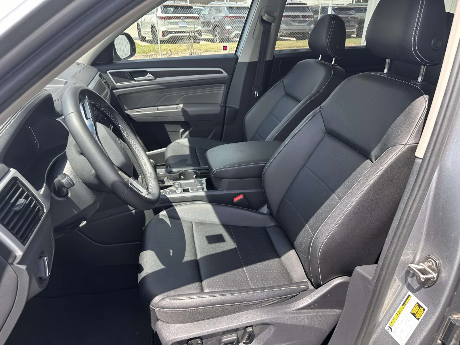 Used 2023 Silver Volkswagen 3.6L V6 SE w/Technology image 13