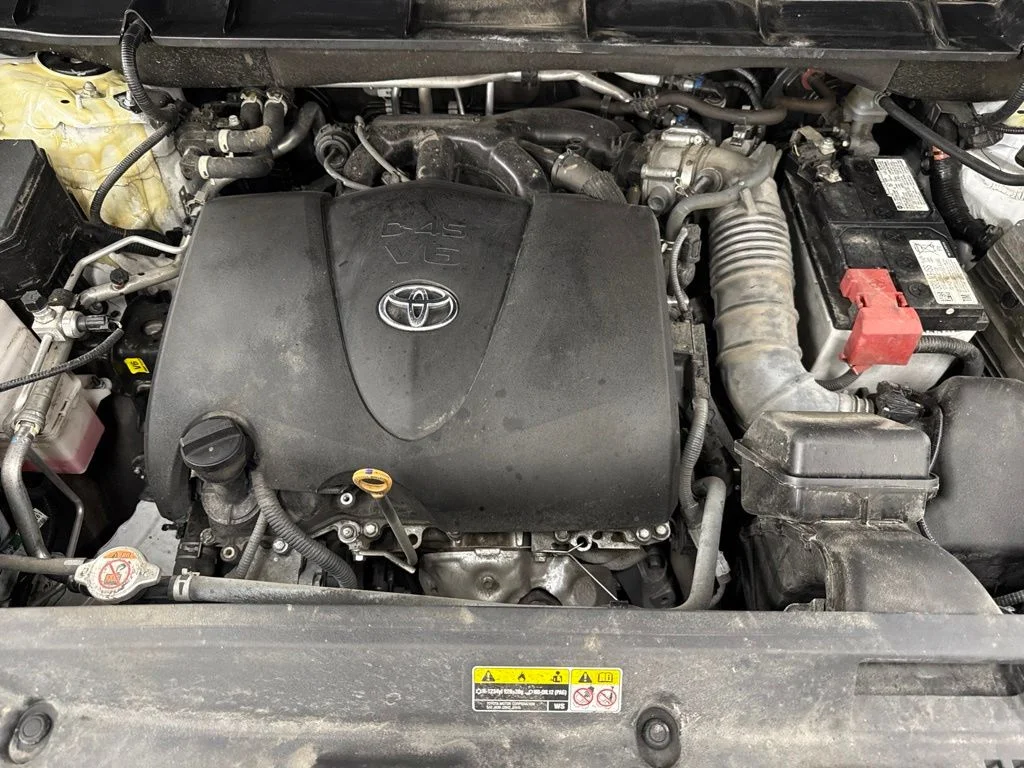 Used 2022 Beige Toyota XLE image 12