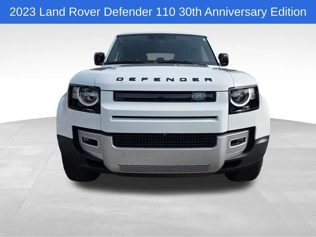Used 2023  Land Rover S image 9