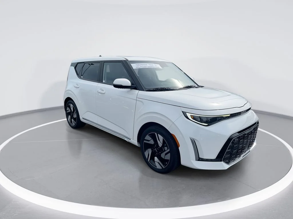 Used 2024 White Kia GT-Line image 2