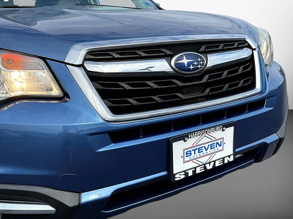 Used 2017 Quartz Blue Subaru 2.5i Premium image 32