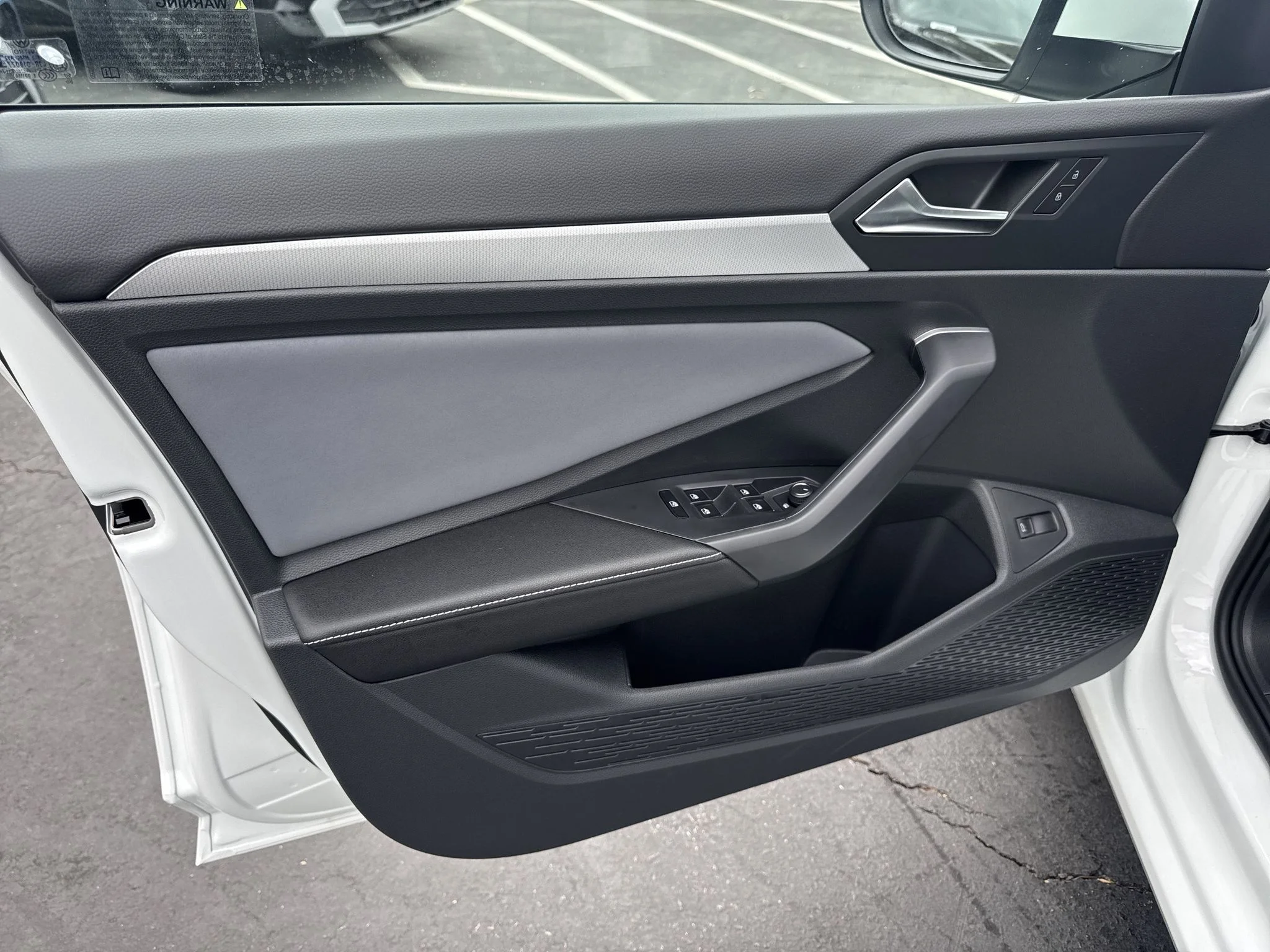 New 2026 Opal White Pearl Volkswagen SE image 12