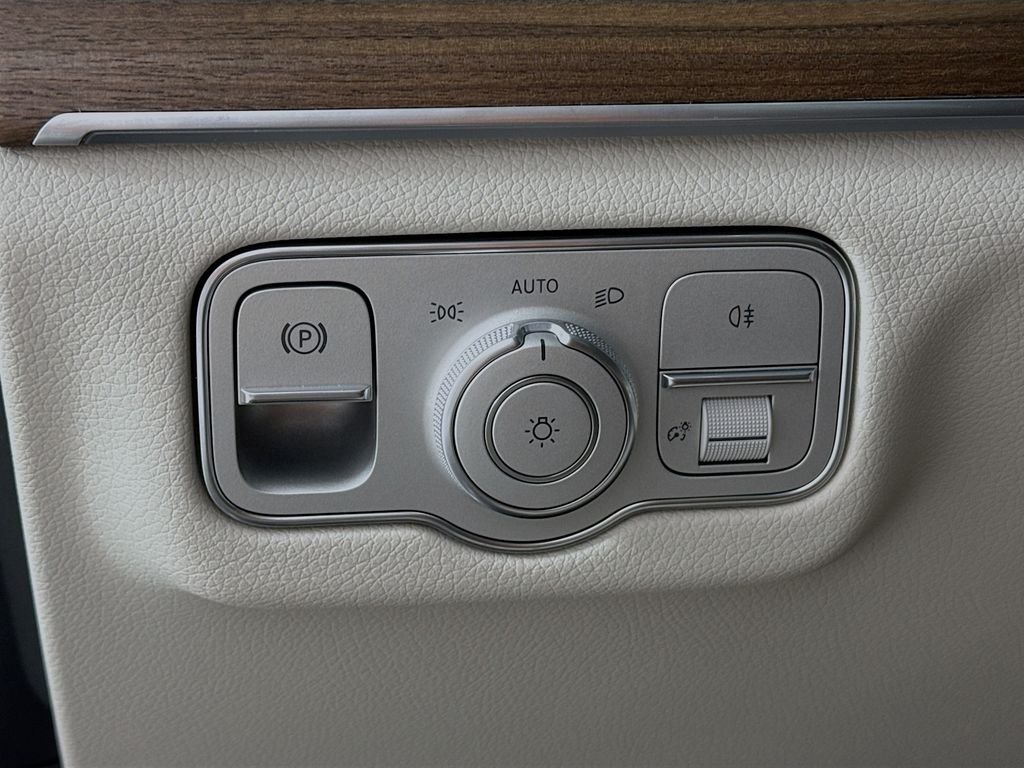 Used 2026 White Mercedes-Benz GLE 350 image 11