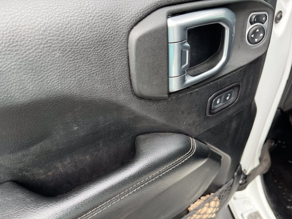 Used 2020 White Jeep Overland image 11